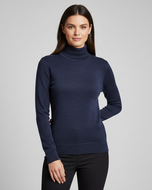 maglia dolcevita in lycra felpata blue navy, indossata da modella